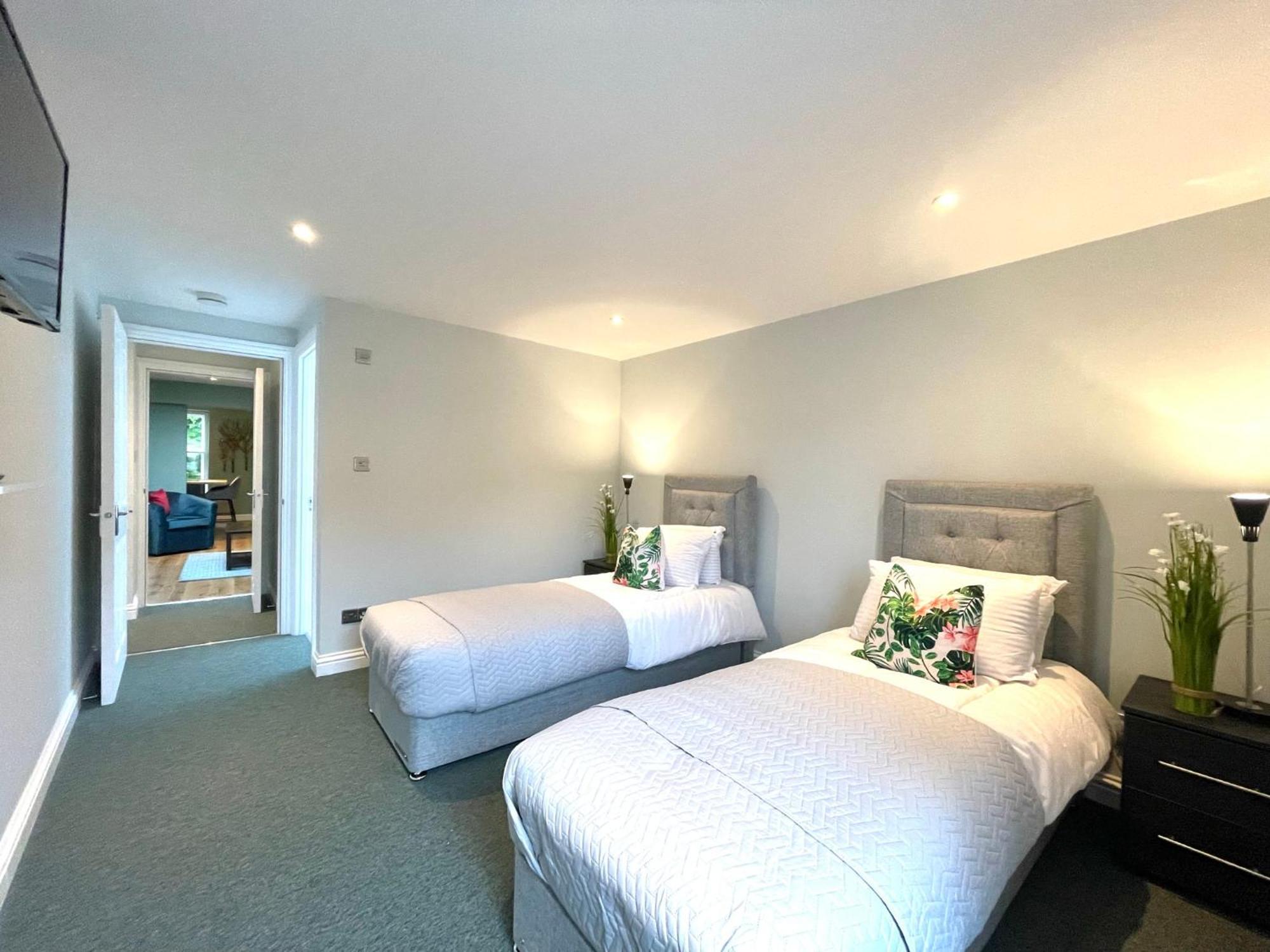 2 Bedroom Apartments Stopoverz Bristol Extérieur photo