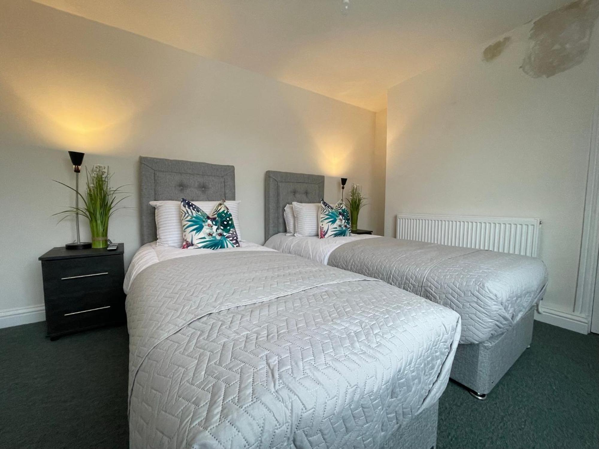 2 Bedroom Apartments Stopoverz Bristol Extérieur photo
