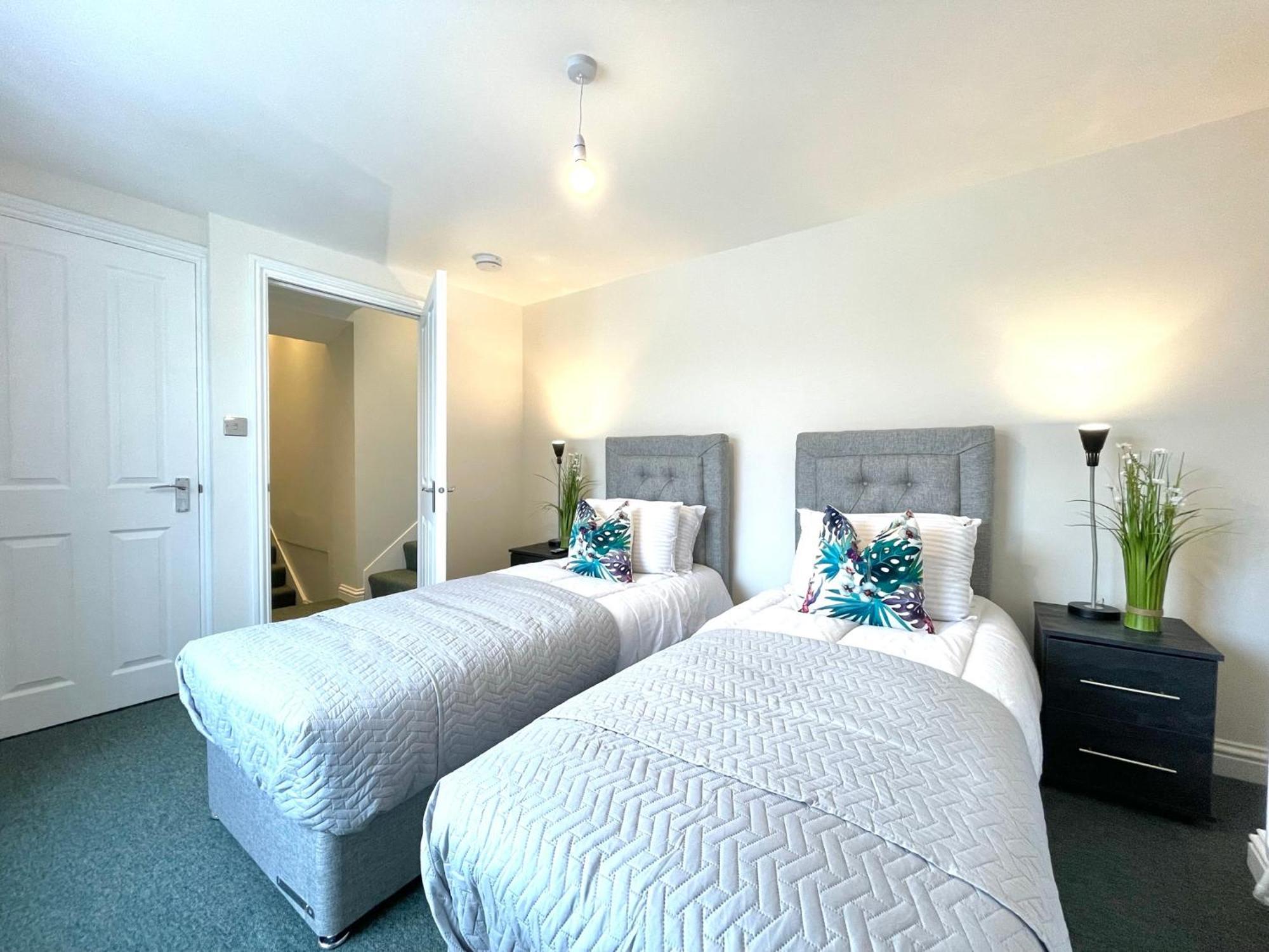 2 Bedroom Apartments Stopoverz Bristol Extérieur photo