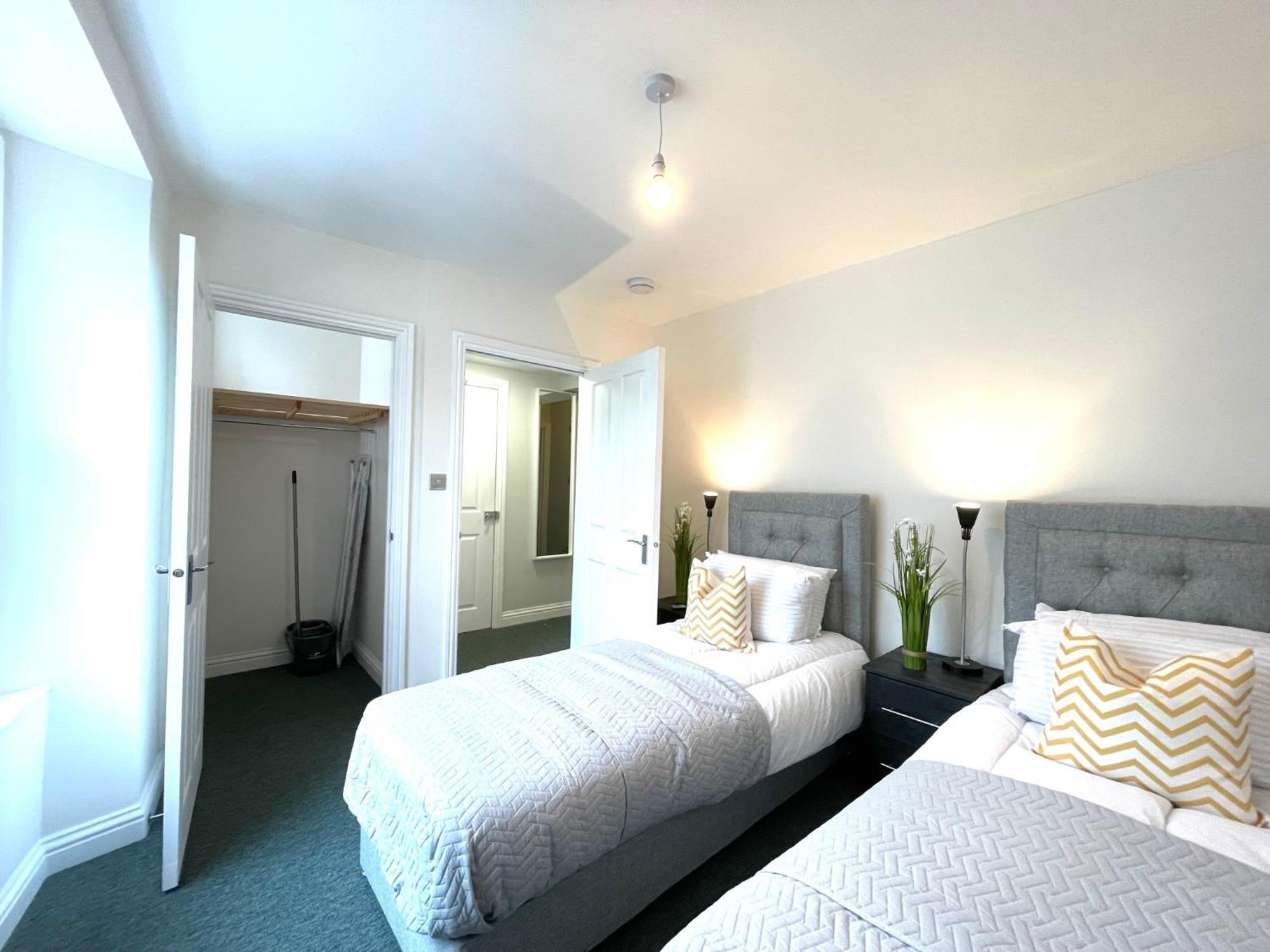 2 Bedroom Apartments Stopoverz Bristol Extérieur photo