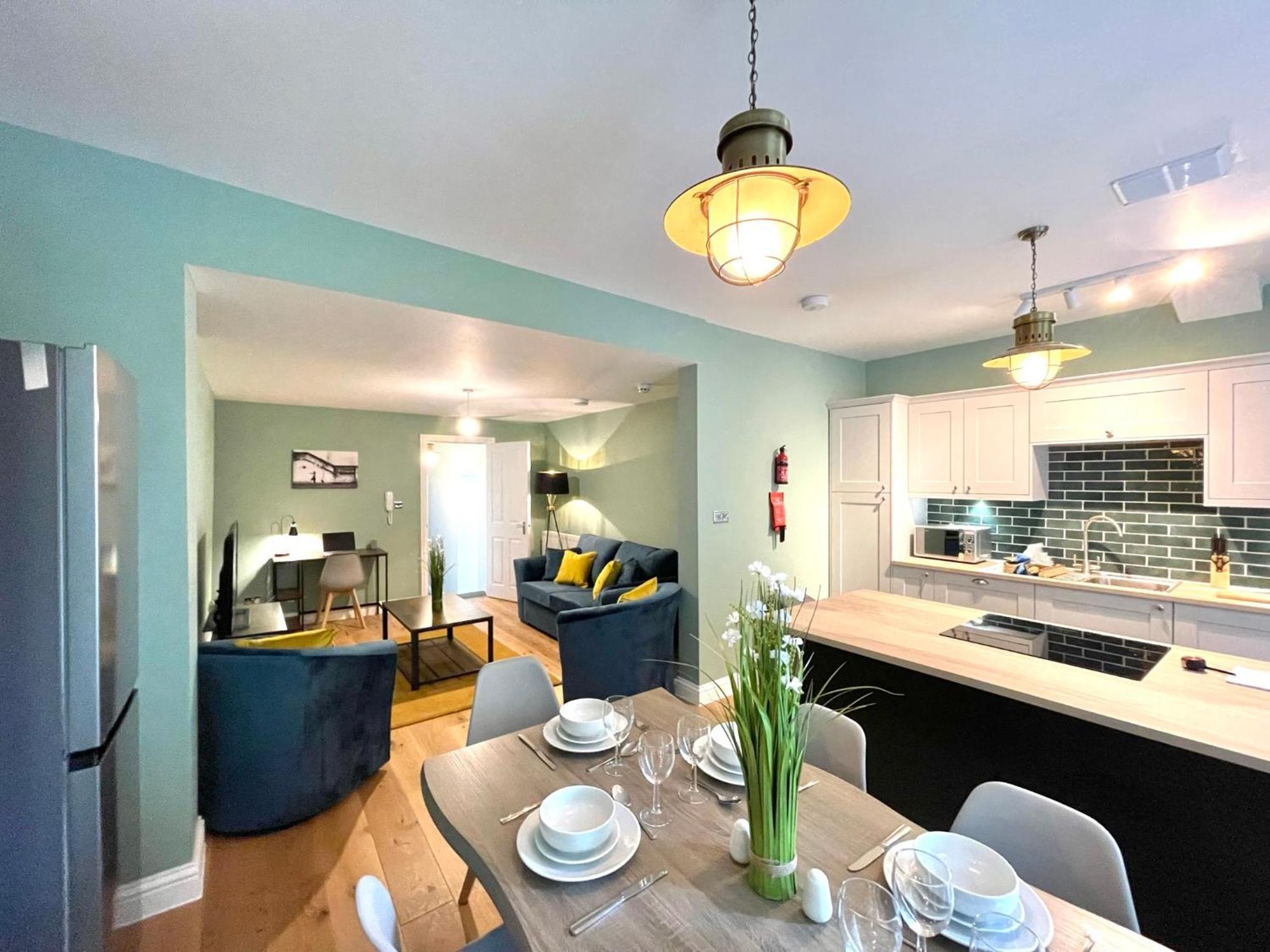 2 Bedroom Apartments Stopoverz Bristol Extérieur photo
