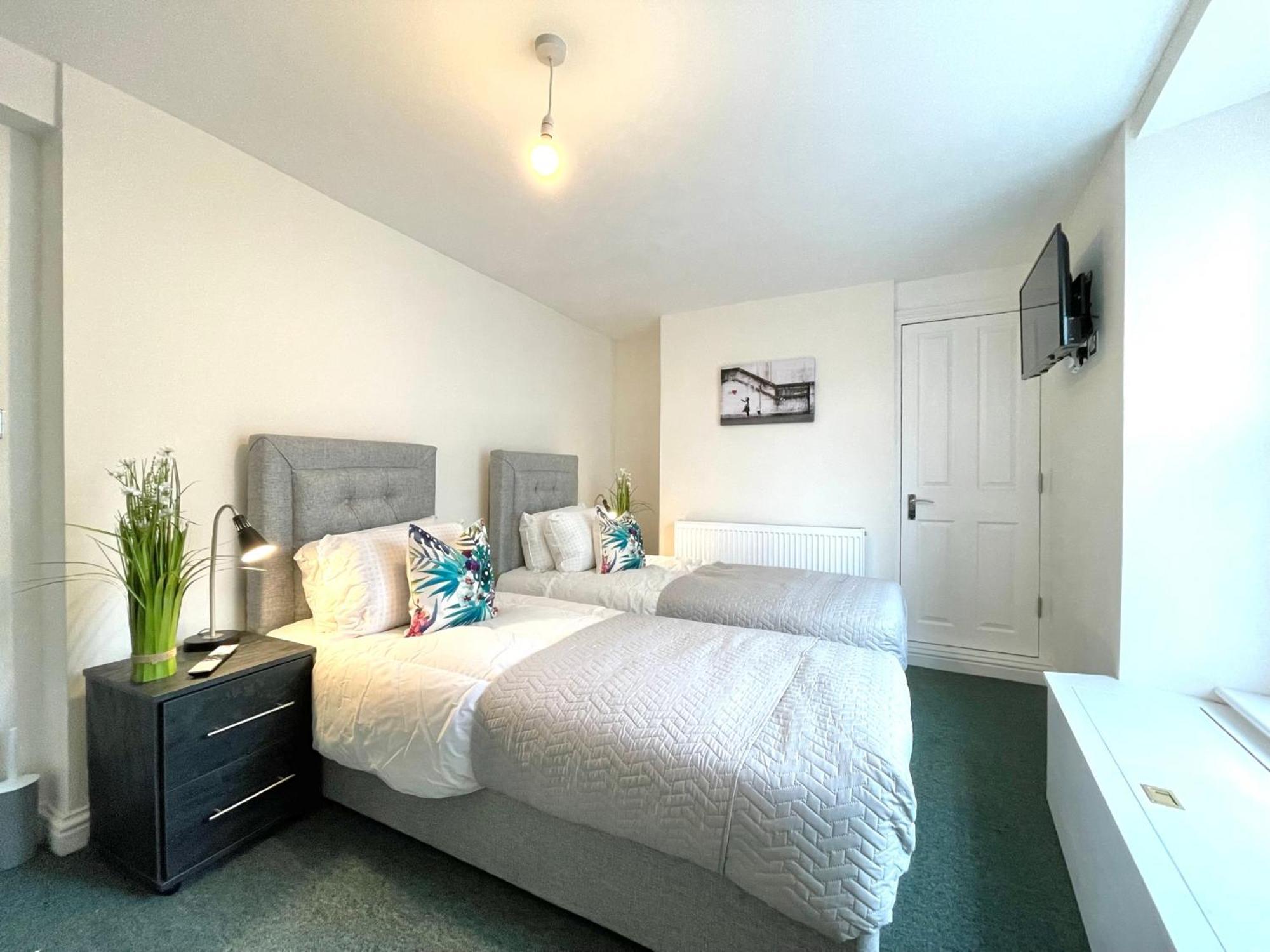 2 Bedroom Apartments Stopoverz Bristol Extérieur photo